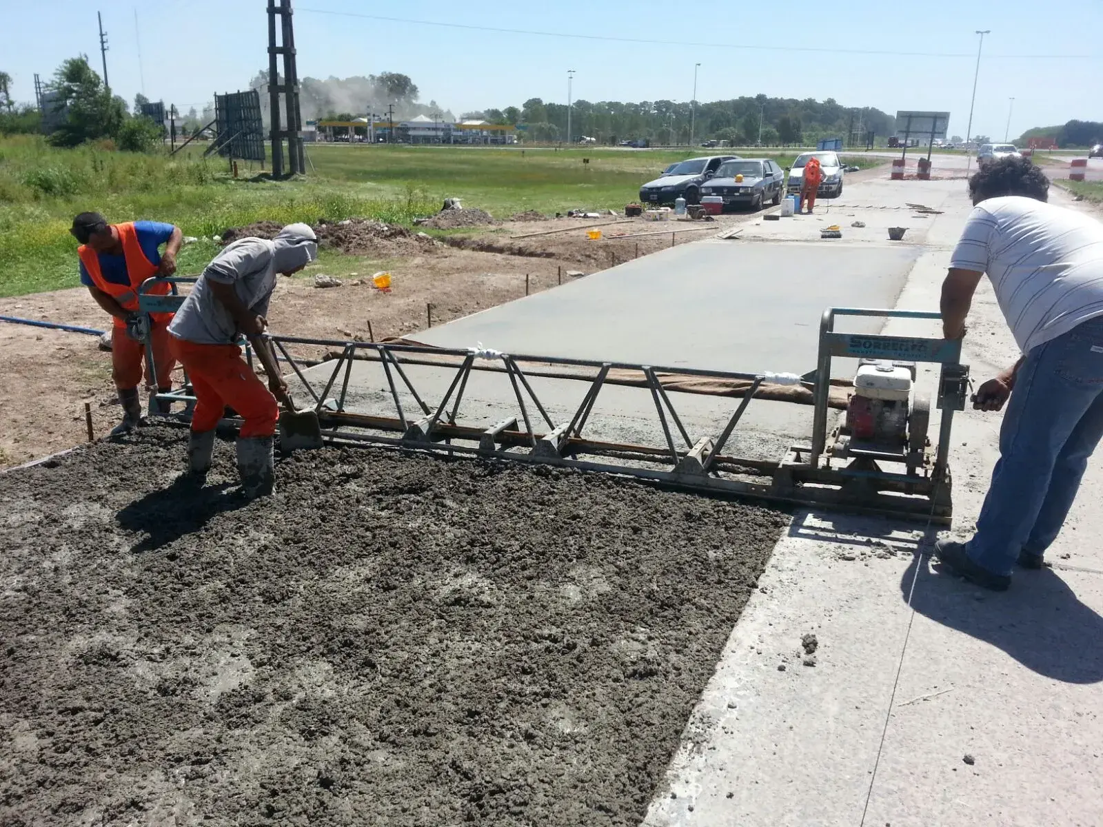 Obras de bacheo y reparación de carpeta asfáltica en caliente y hormigón