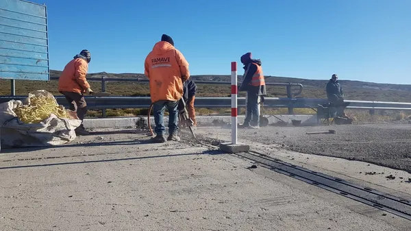 Preparación del canal de junta en puente 2
